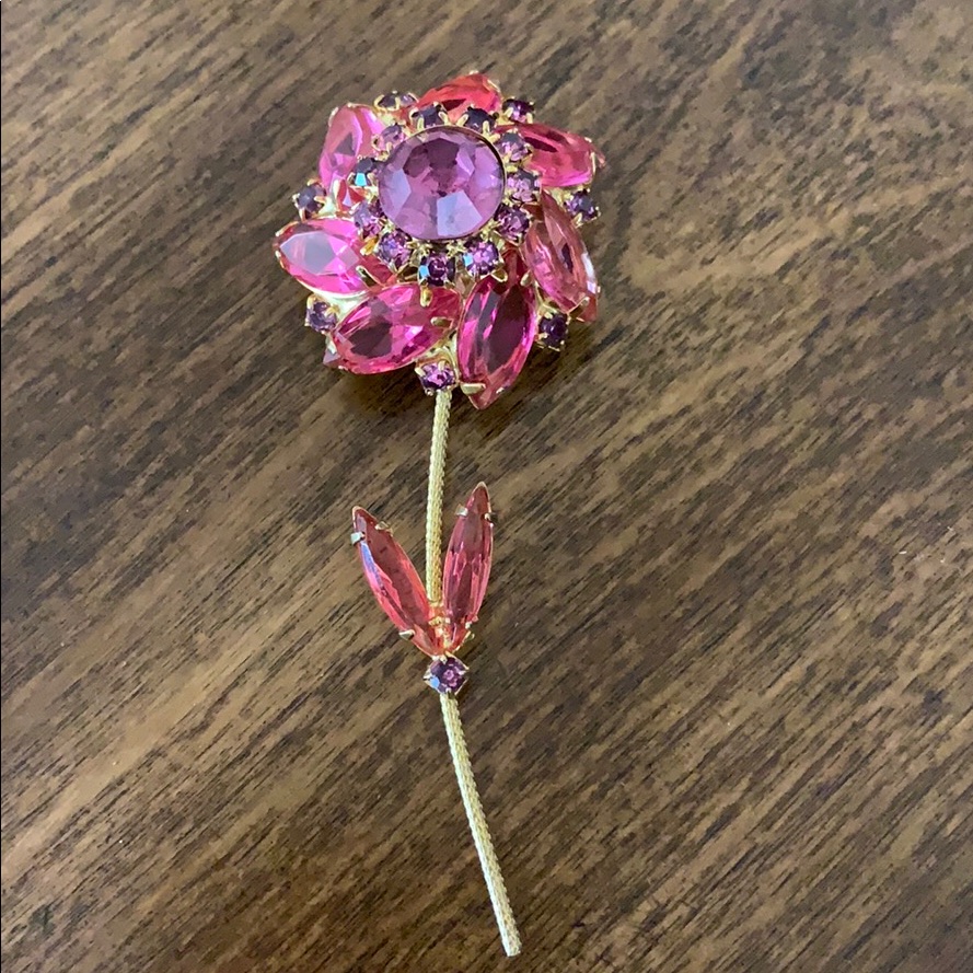 540 Vintage Brooch